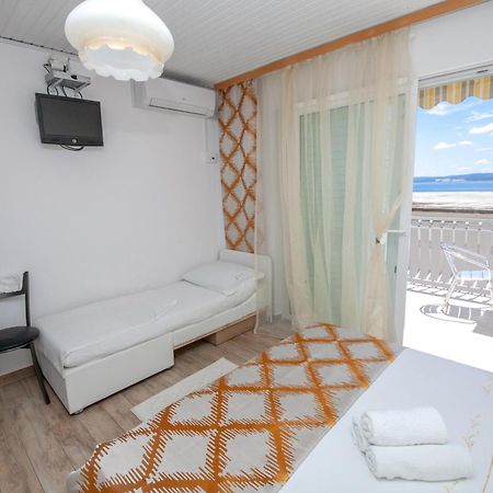 Apartments By The Sea Duce, Omis - 2992 Dugi Rat Δωμάτιο φωτογραφία