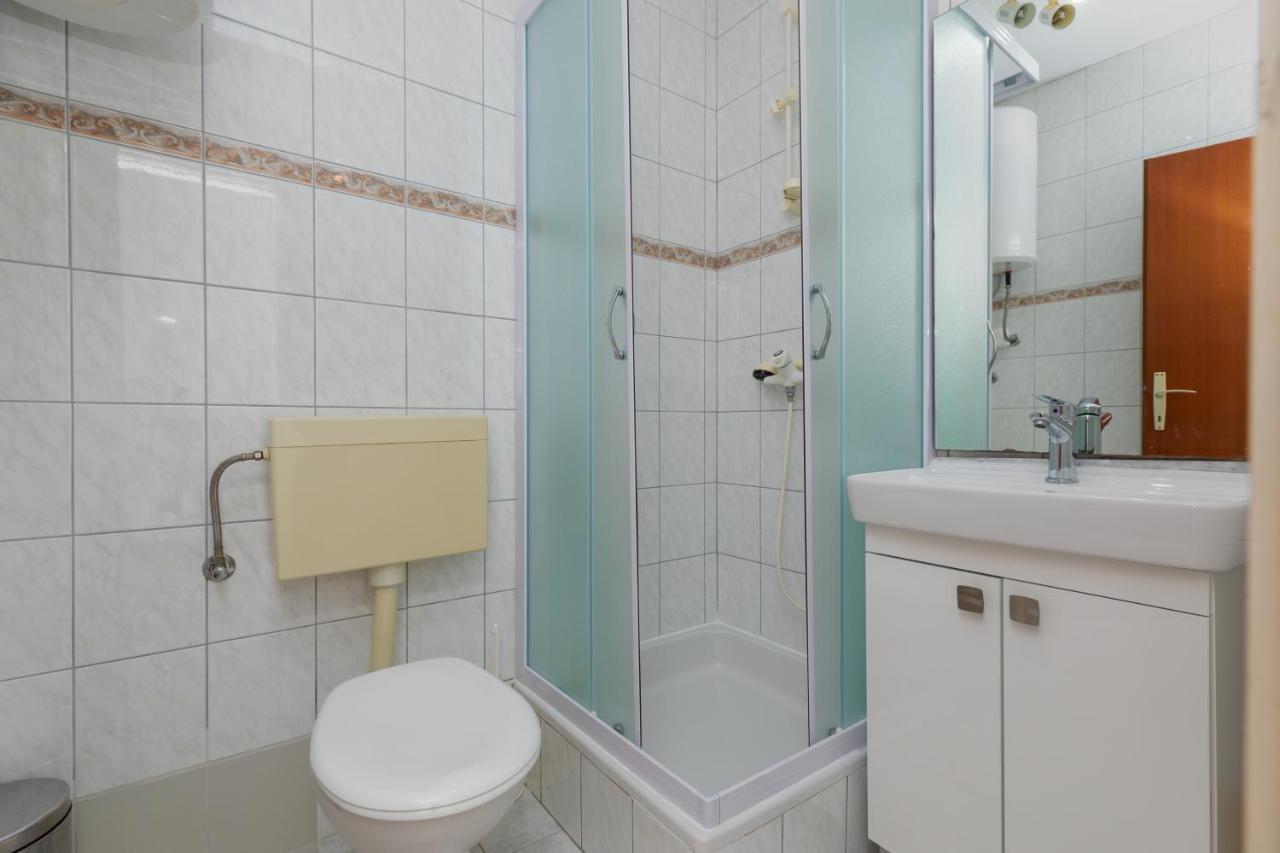 Apartments By The Sea Duce, Omis - 2992 Dugi Rat Εξωτερικό φωτογραφία