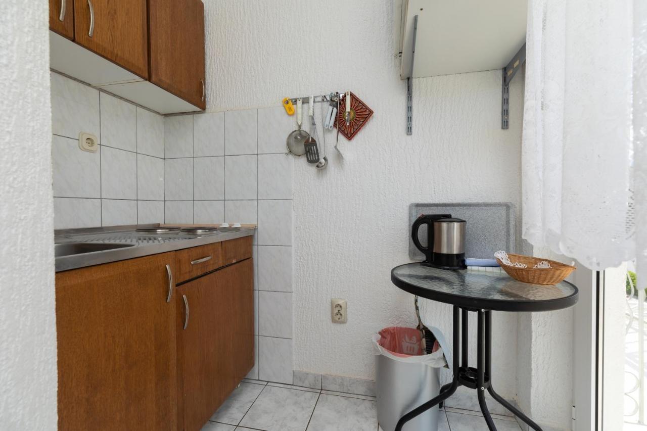 Apartments By The Sea Duce, Omis - 2992 Dugi Rat Εξωτερικό φωτογραφία