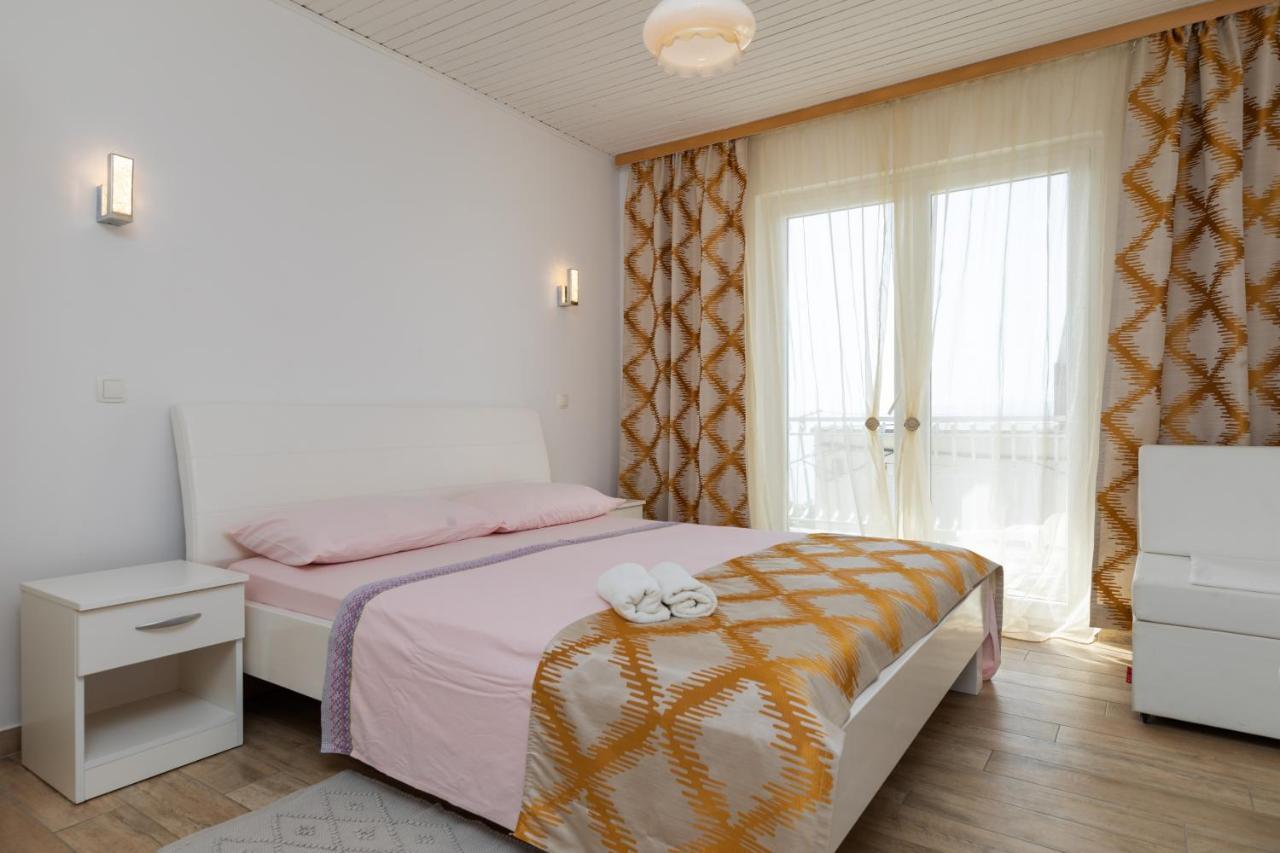 Apartments By The Sea Duce, Omis - 2992 Dugi Rat Εξωτερικό φωτογραφία