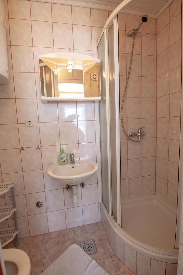 Apartments By The Sea Duce, Omis - 2992 Dugi Rat Εξωτερικό φωτογραφία